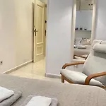 아파트 With A Pool Near 또레비에하